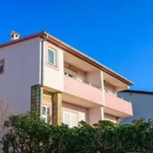 Apartmani Nikolina Razanac Apartment