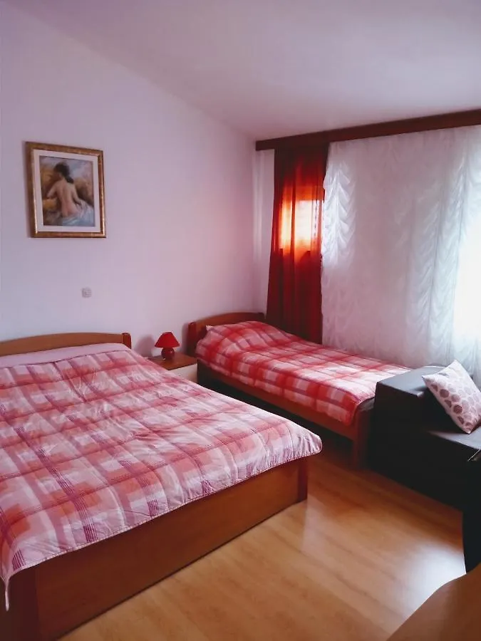 Apartmani Nikolina Razanac